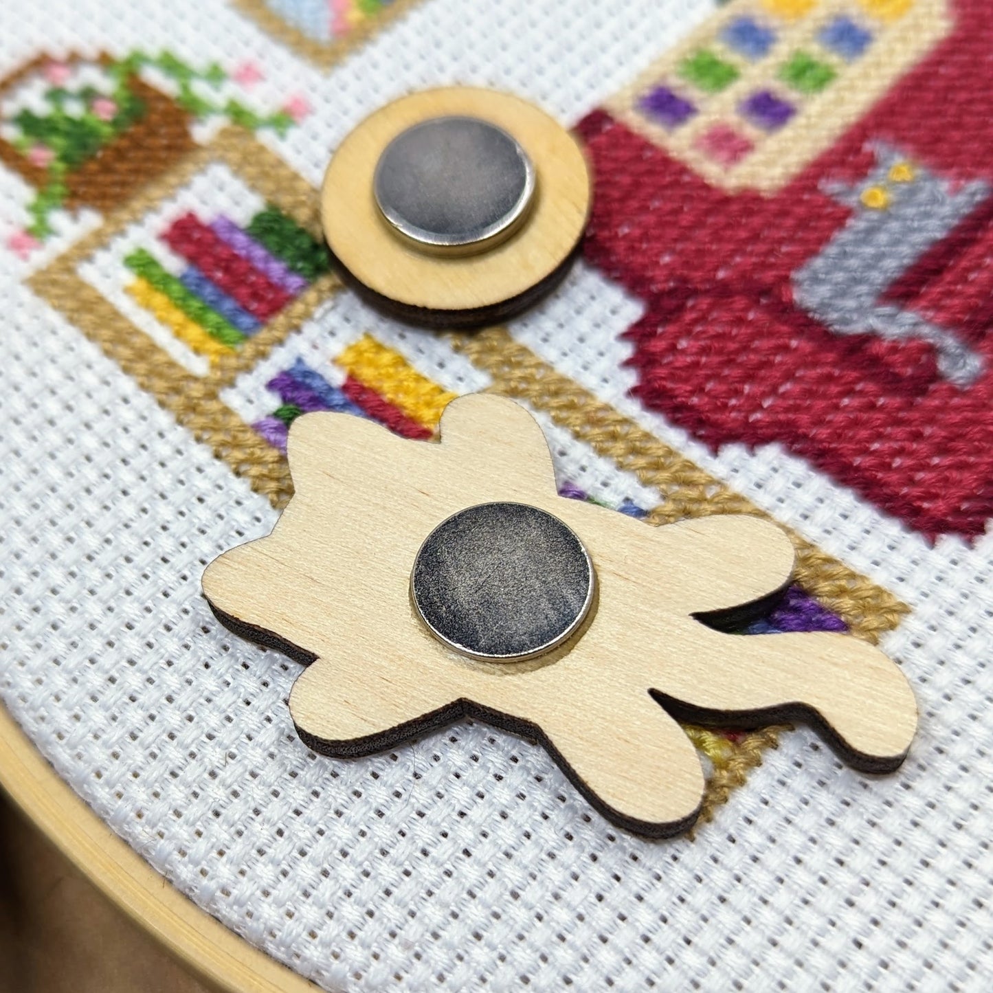 Rainbow Cat Needle Minder
