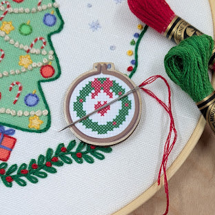 Stitched Christmas Wreath Needle Minder