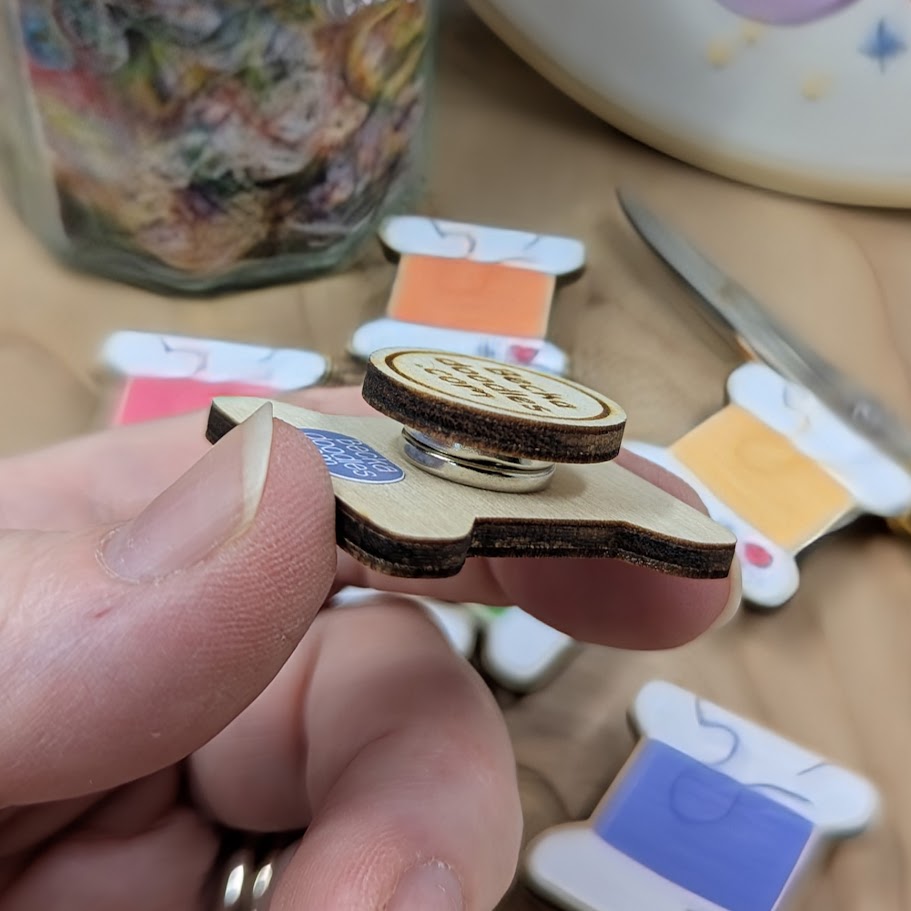 Rainbow Bobbin Needle Minder