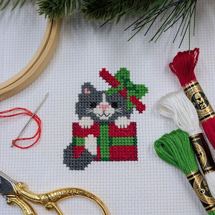 Christmas Cat Gift Box Cross Stitch Pattern