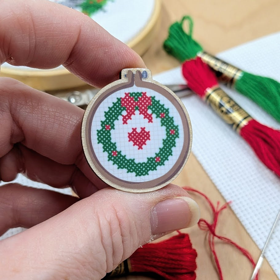 Stitched Christmas Wreath Needle Minder