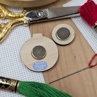 Stitched Christmas Wreath Needle Minder