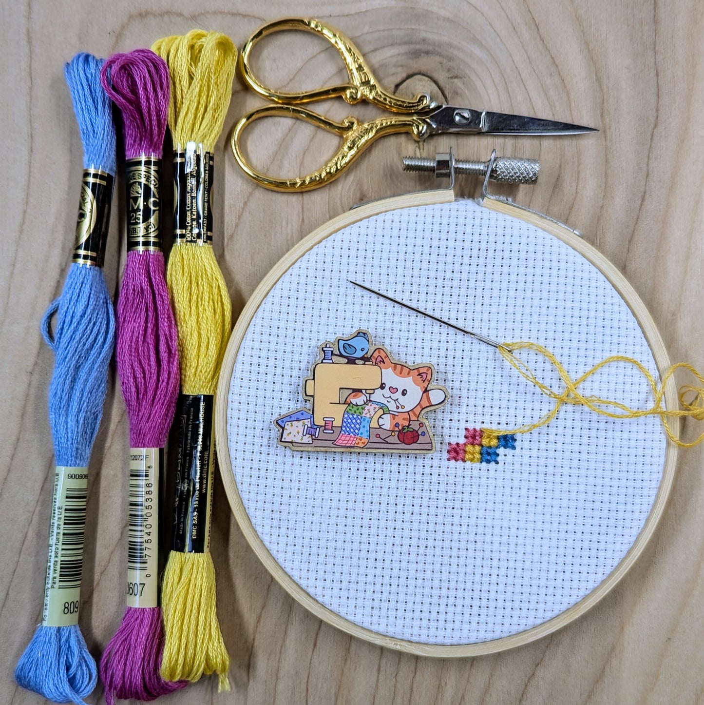 Sewing Machine Cat Needle Minder
